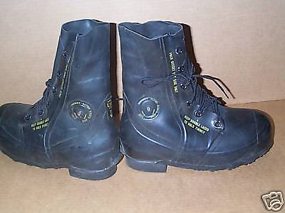 US NEW Bata Mickey Mouse Blk Cold Weather Boots   7W  