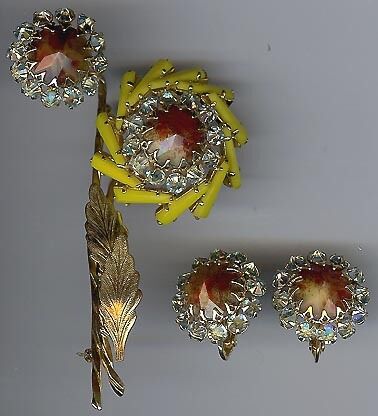 SCHREINER VINTAGE RHINESTONE ART GLASS FLOWER PIN & EARRINGS SET 