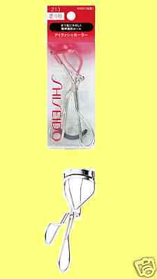 Shiseido Eyelash Curler (with One Refill)  